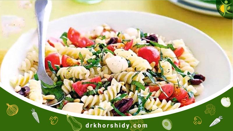 ظرفی پر از سالاد