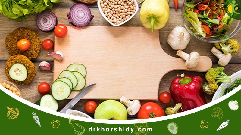 چندین میوه به همراه یک تخته گوشت